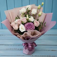 Букет цветов из:  Розы и Лизиантусы в Зайково