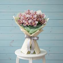 Букет цветов из:  Орхидеи и Розы в Зайково