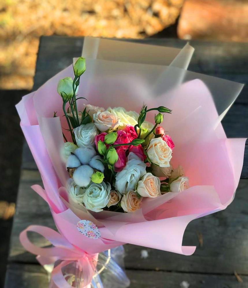 Букет цветов из: Розы и Лизиантусы в Зайково