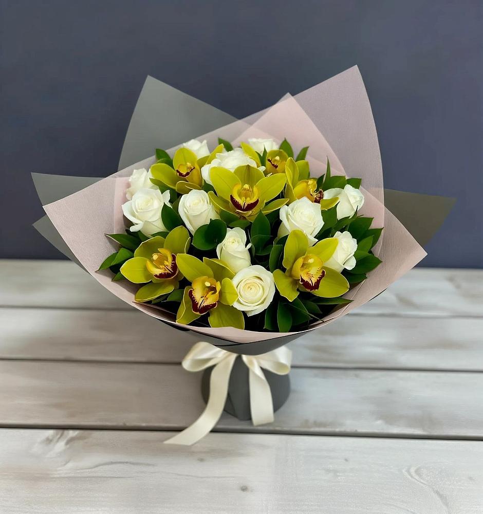 Букет цветов из: Орхидеи и Розы в Зайково