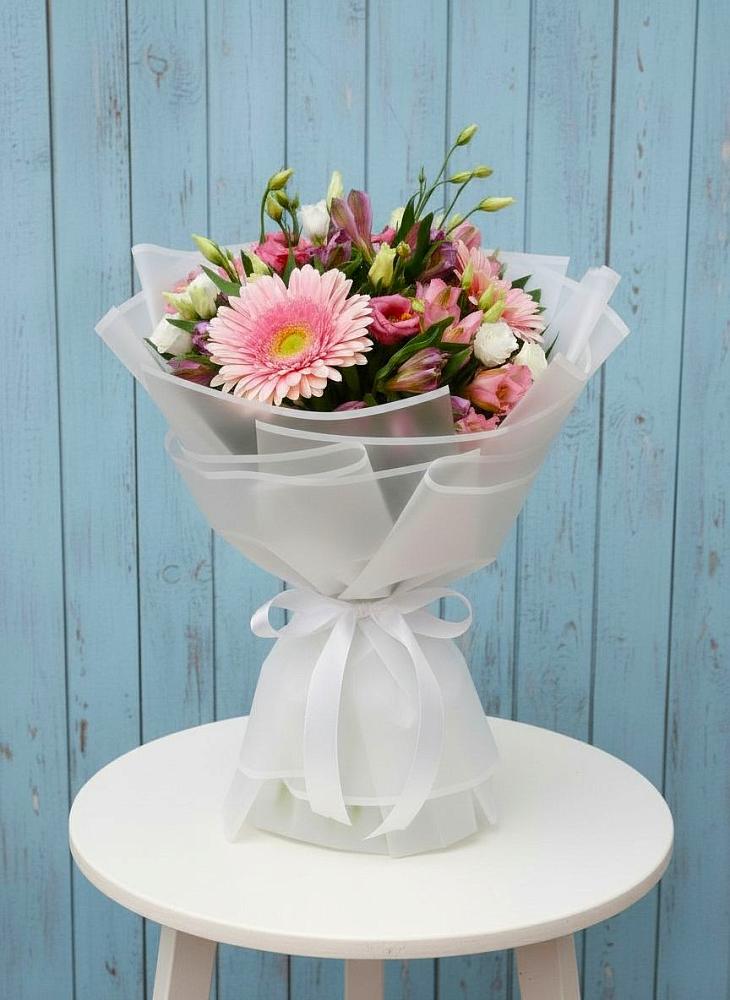 Букет цветов из: Герберы, Альстромерии и Лизиантусы в Зайково