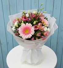 Букет цветов из:  Герберы, Альстромерии и Лизиантусы в Зайково