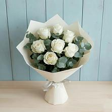 Букет Белые розы в Эвкалипте в Зайково