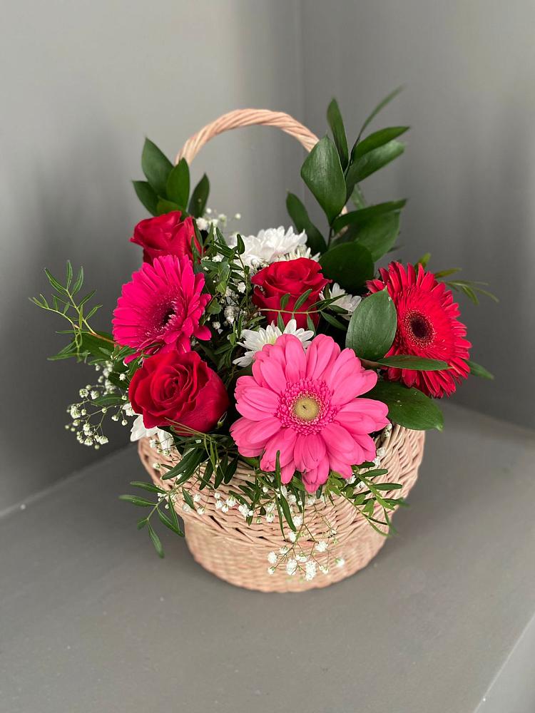 Цветочная композиция из Розы, Хризантемы и Герберы в корзине в Зайково