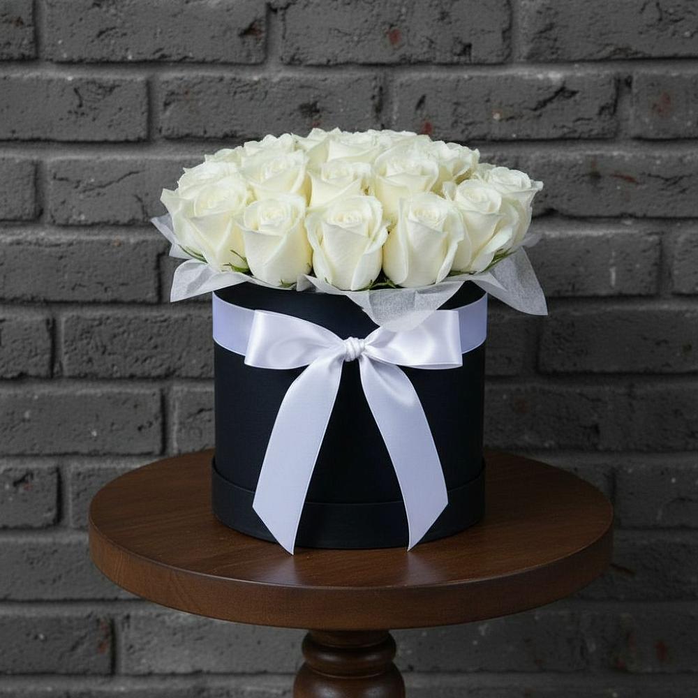 Цветочная композиция из Розы в шляпной коробке в Зайково