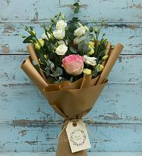 Букет цветов из:  Розы и Лизиантусы в Зайково