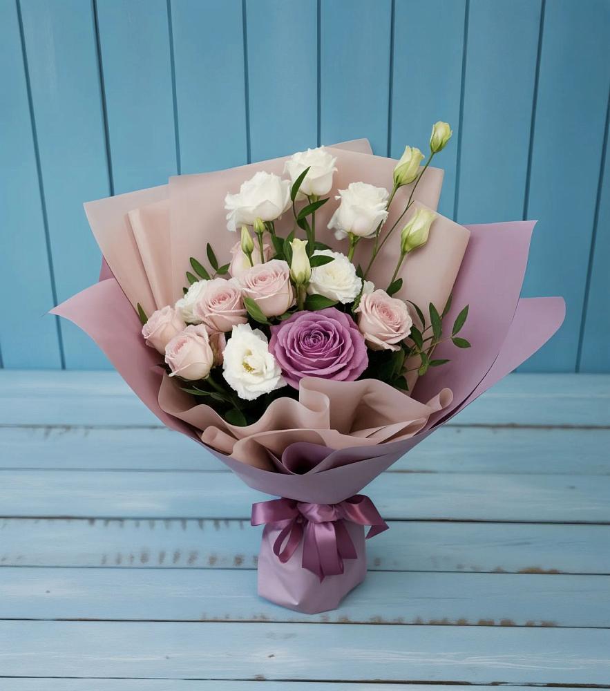 Букет цветов из: Розы и Лизиантусы в Зайково